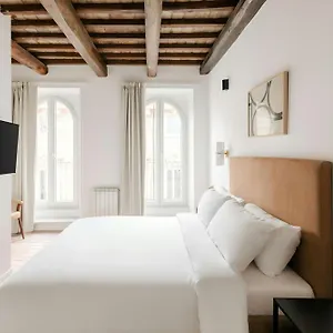 Sonder By Marriott Bonvoy Piazza Venezia 3* Řím